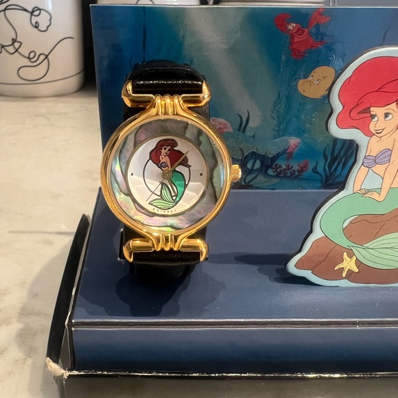 Limited edition Disney The little mermaid watch - Picture 5 of 9